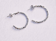 Load image into Gallery viewer, Diamond cut hoop earring
