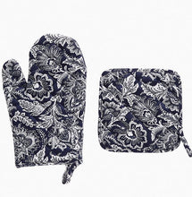 Load image into Gallery viewer, Pot Holder and Oven Mitt Set