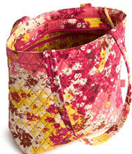 Load image into Gallery viewer, Small original zip tote in starstruck daisies
