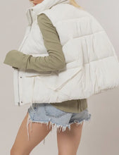Load image into Gallery viewer, Puffer vest
