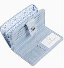 Load image into Gallery viewer, Turnlock wallet sweet garden lace
