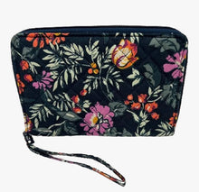 Load image into Gallery viewer, Zip around wallet in fresh cut floral
