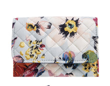Load image into Gallery viewer, Riley wallet sea floral air
