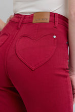 Load image into Gallery viewer, Heart shaped back pocket 90’s straight leg jean
