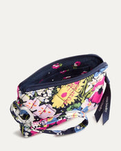 Load image into Gallery viewer, Clip &amp; zip wristlet in poppy fields
