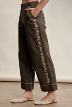 Load image into Gallery viewer, Embroidered wide-leg pant
