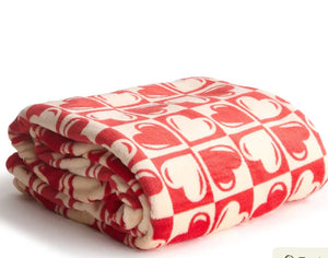 Plush throw blanket graphic heart fleece