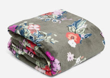 Load image into Gallery viewer, Vera Bradley Plush Throw Blanket
