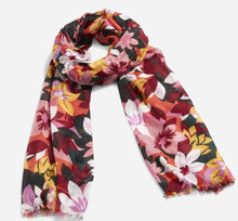 Load image into Gallery viewer, Vera Bradley Soft Fringe Scarf
