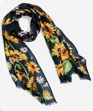 Load image into Gallery viewer, Vera Bradley Soft Fringe Scarf
