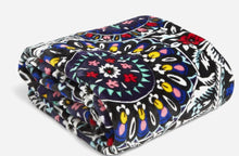 Load image into Gallery viewer, Vera Bradley Plush Throw Blanket
