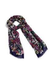 Load image into Gallery viewer, Vera Bradley Soft Fringe Scarf
