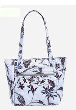 Load image into Gallery viewer, Small Vera Tote Bag in Performance Twill
